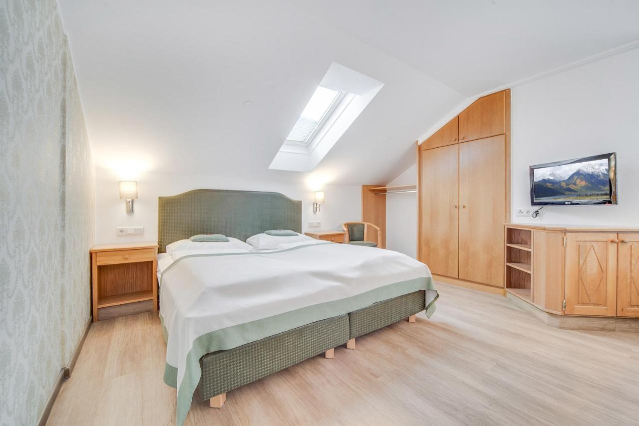 Gasthof Hotel Hauslwirt โกลลิง อันแดร์ ซัลซาค ภายนอก รูปภาพ