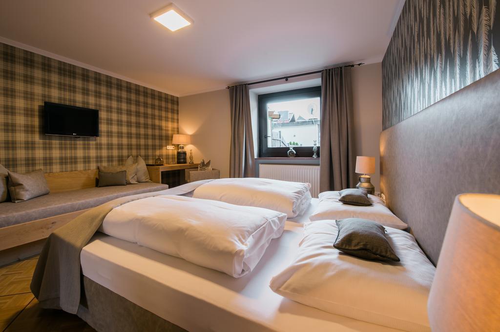 Gasthof Hotel Hauslwirt โกลลิง อันแดร์ ซัลซาค ภายนอก รูปภาพ