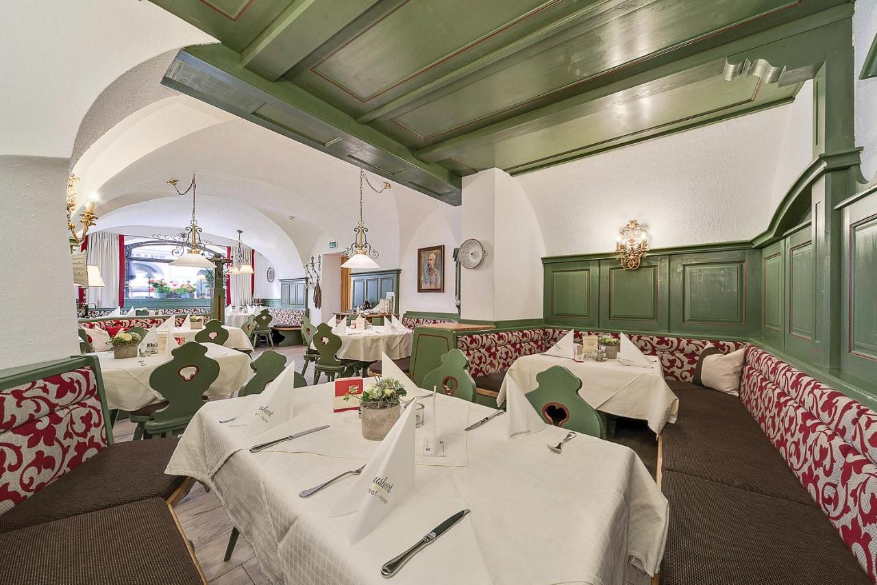Gasthof Hotel Hauslwirt โกลลิง อันแดร์ ซัลซาค ภายนอก รูปภาพ