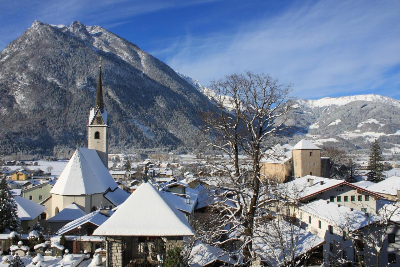Gasthof Hotel Hauslwirt โกลลิง อันแดร์ ซัลซาค ภายนอก รูปภาพ