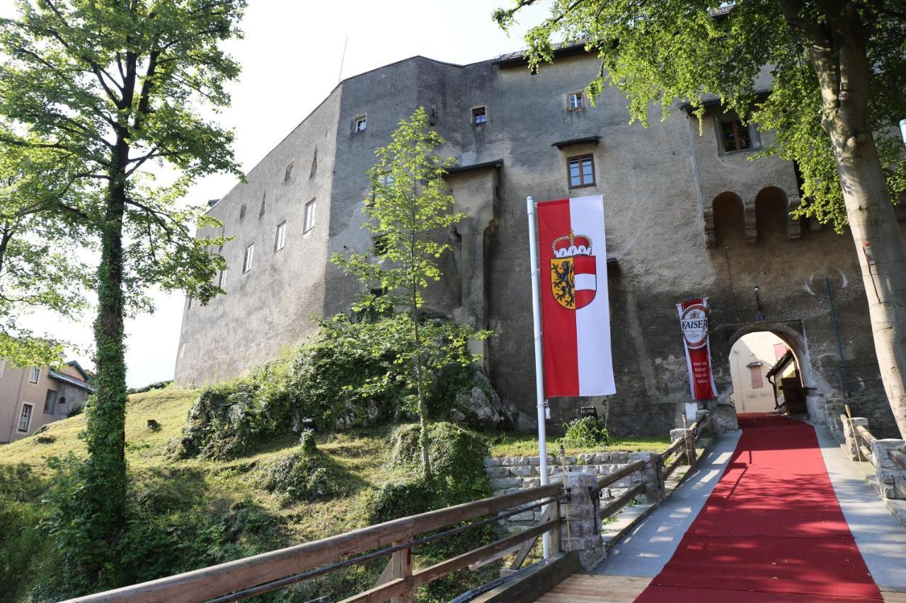 Gasthof Hotel Hauslwirt โกลลิง อันแดร์ ซัลซาค ภายนอก รูปภาพ
